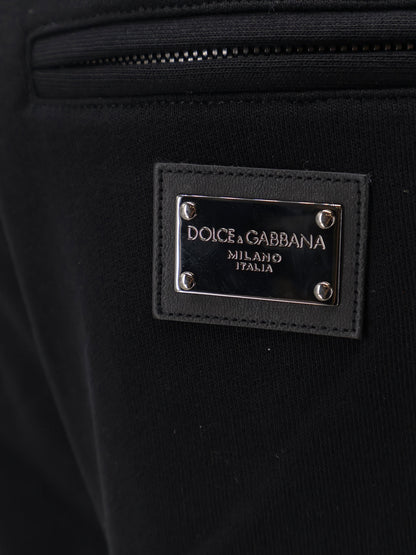 Cotton Bermuda shorts with metal logo patch thumbnail
