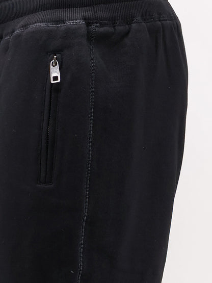 Cotton Bermuda shorts with metal logo patch thumbnail