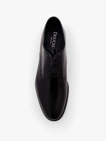 Lace-up patent leather shoe thumbnail