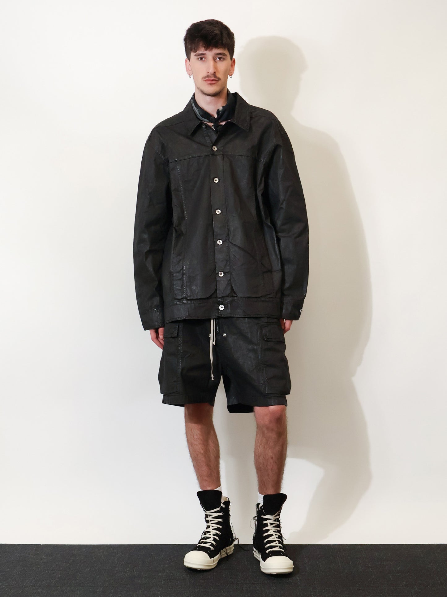 Giacca in black denim cerato
