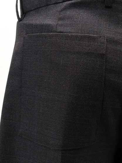 Pleated wool and silk bermuda shorts thumbnail