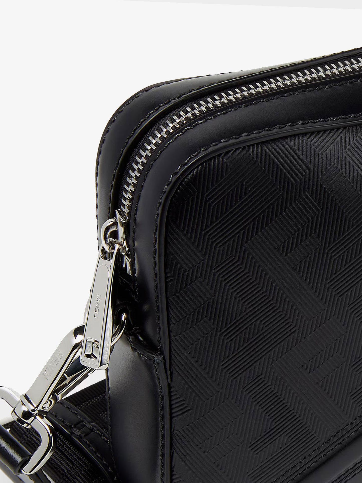 Borsa a tracolla Camera Case in pelle con logo lettering inciso