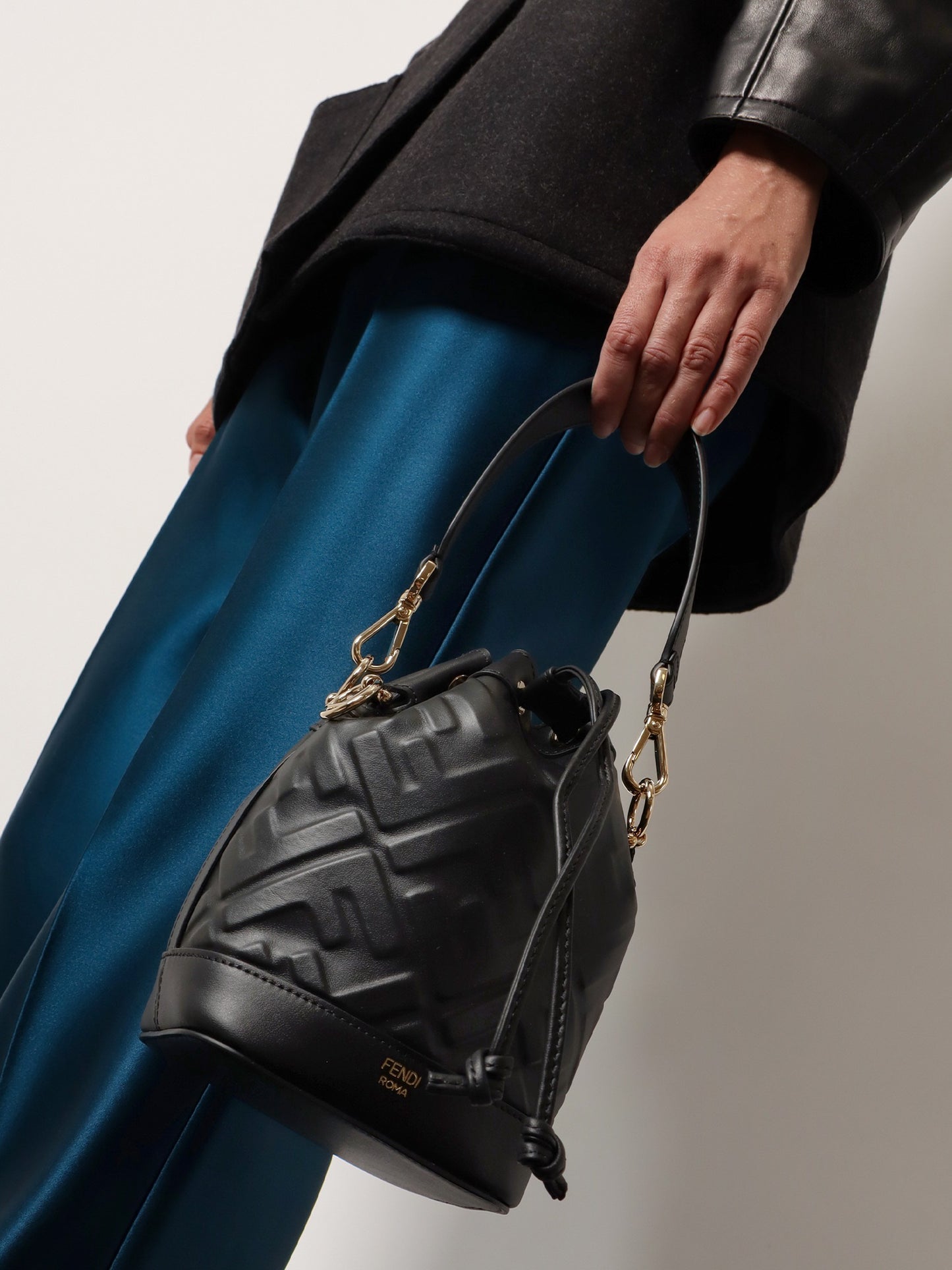 Mon Tresor leather bucket bag