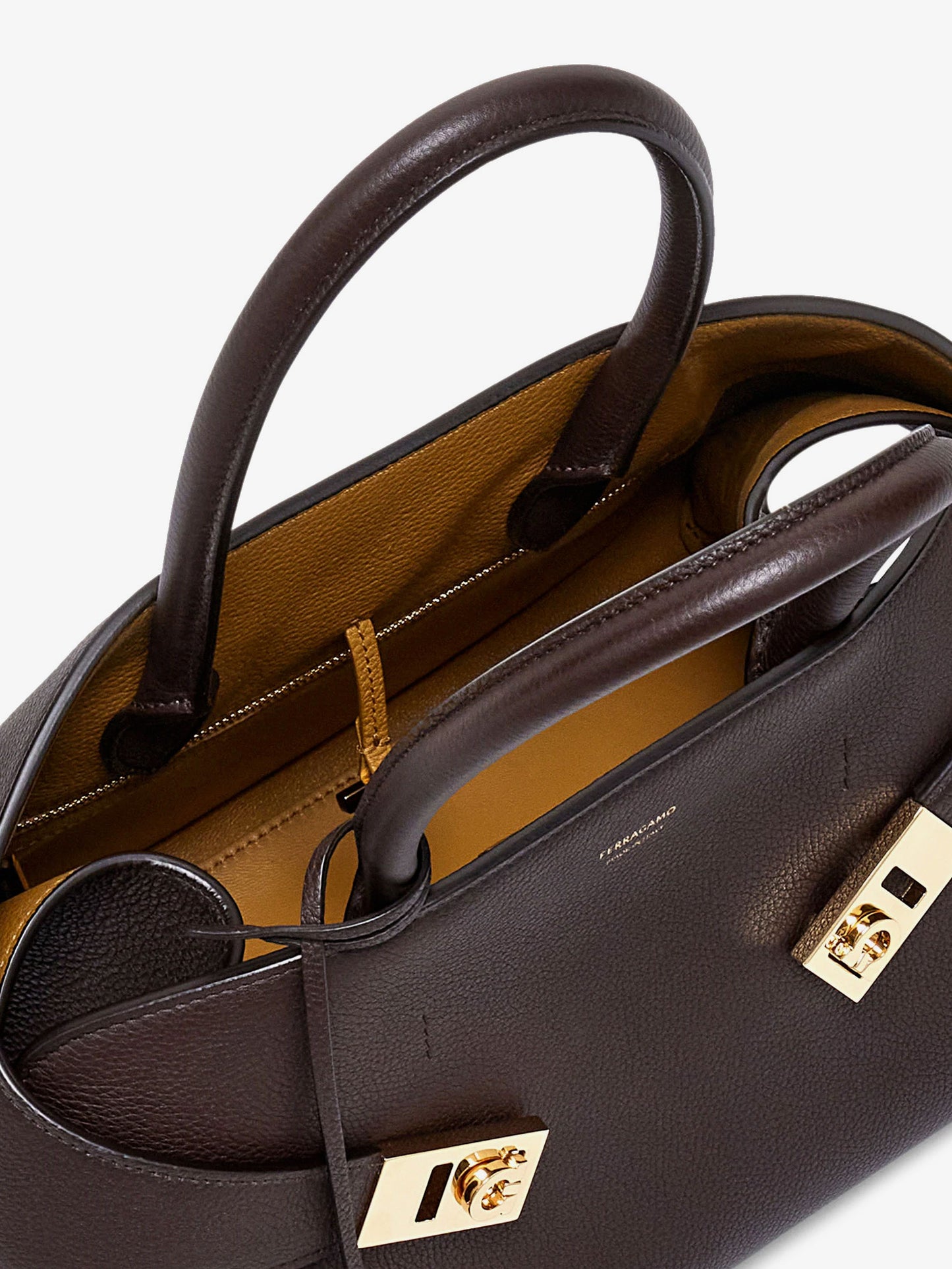 Hug soft M leather shoulder bag