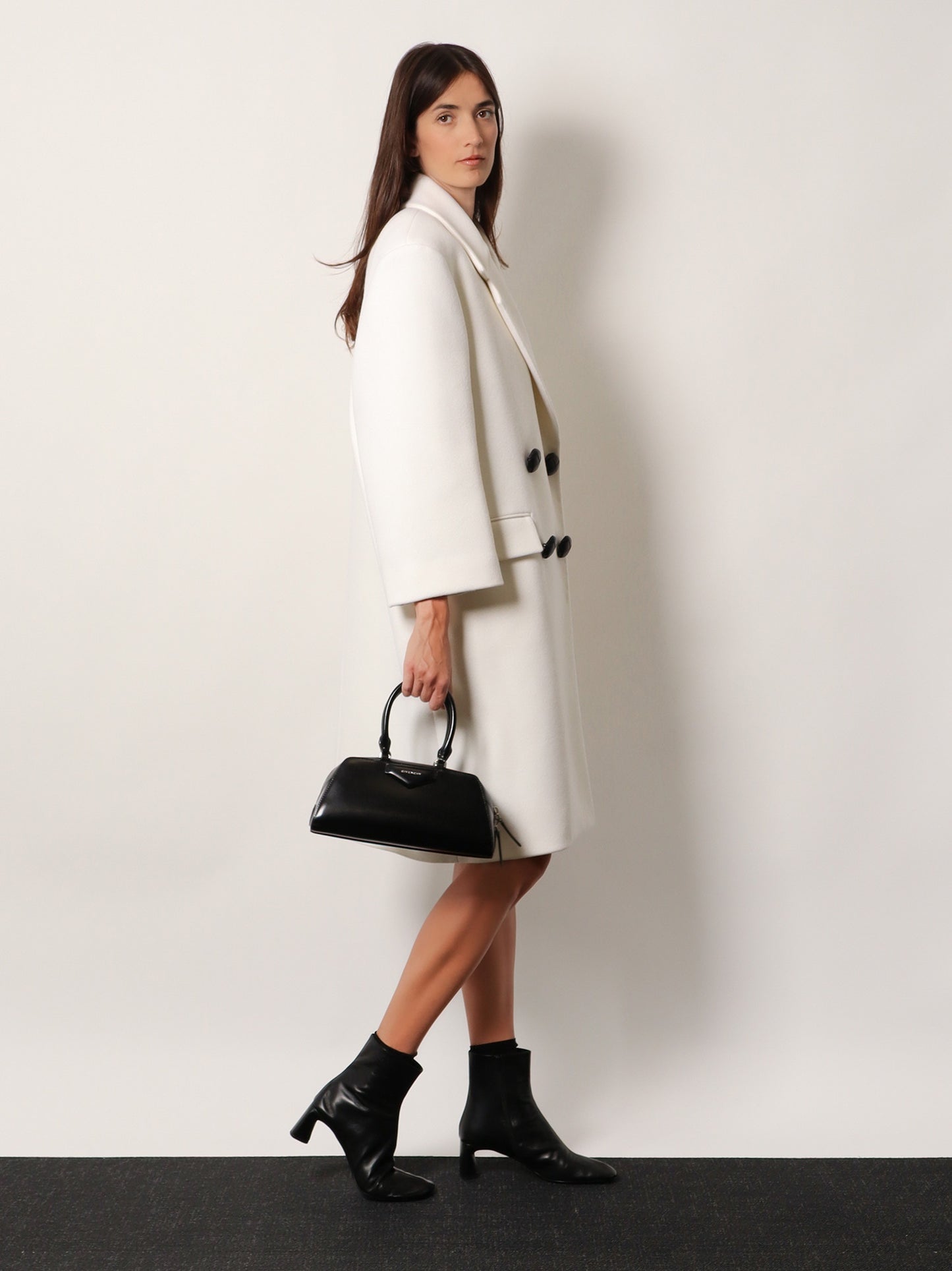 Antigona Small leather crossbody bag