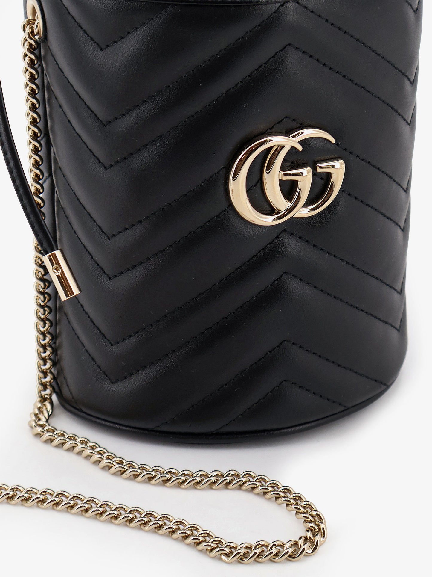 GG Marmont matelassé leather bucket bag