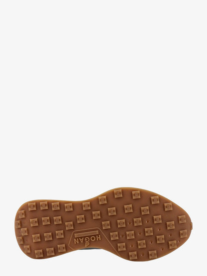 Leather sneakers with logo on the side thumbnail