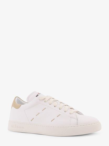 Leather sneakers with iconic stitching thumbnail