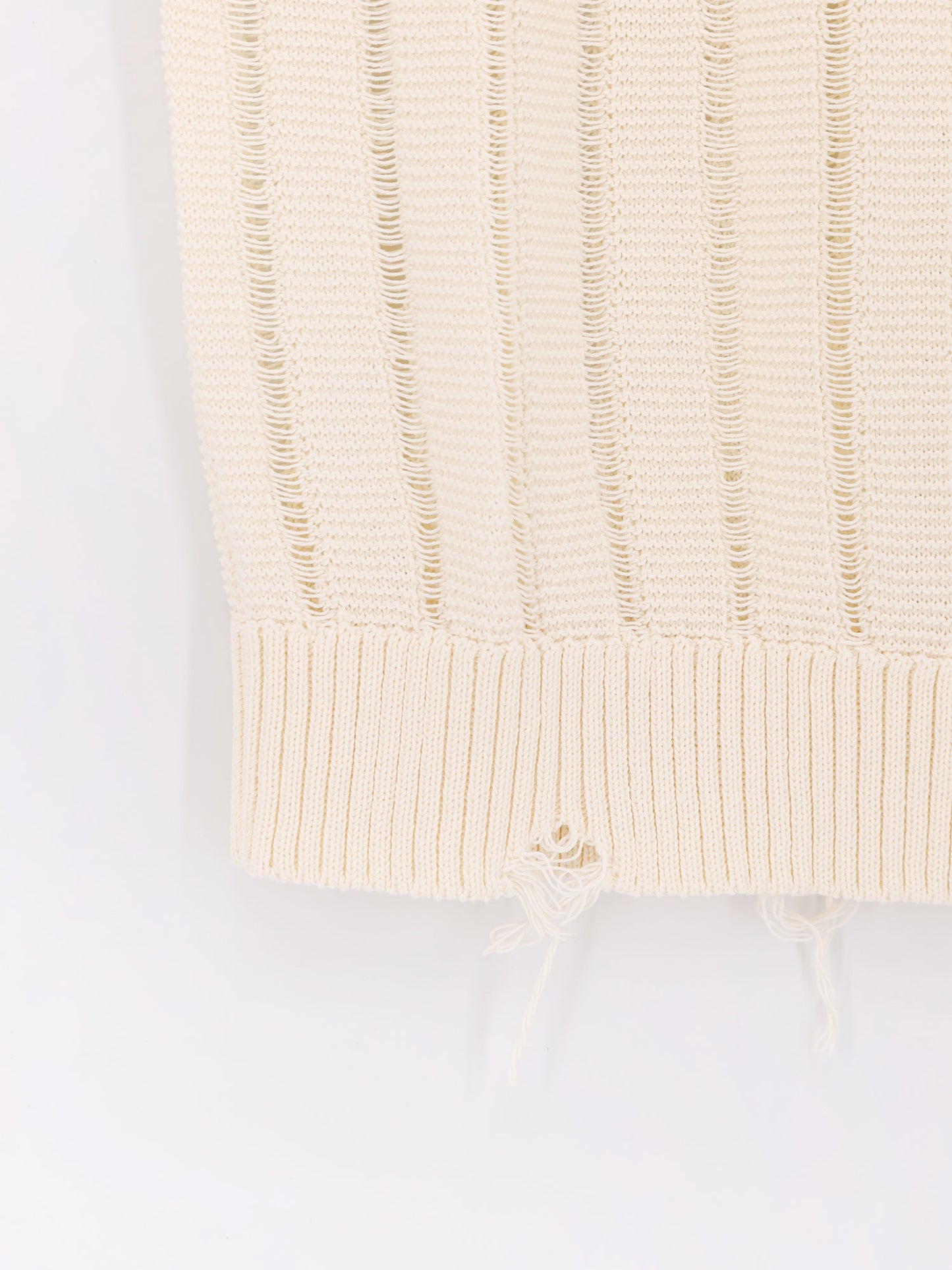 Destroyed effect cotton vest