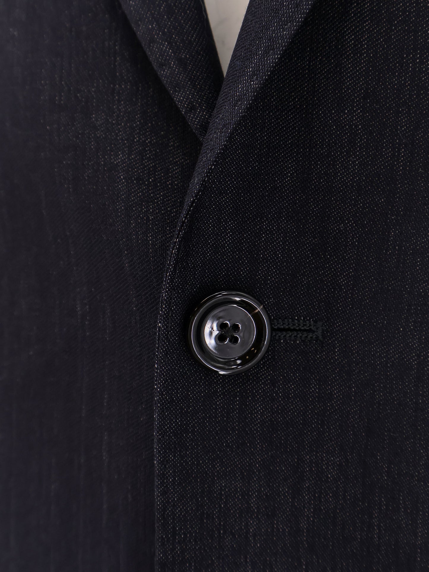 Iconic single-breasted wool and cupro suit