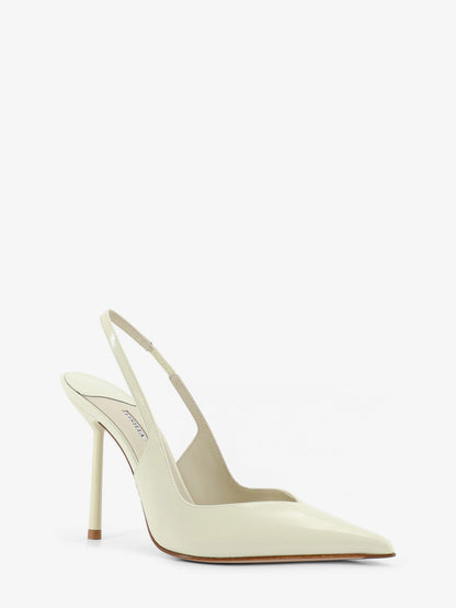 Chanel Vivienne patent leather décolleté thumbnail