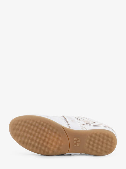 Sneakers in pelle effetto used con dettaglio fibbia in metallo thumbnail