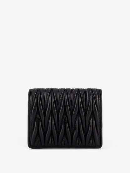 Quilted leather wallet thumbnail