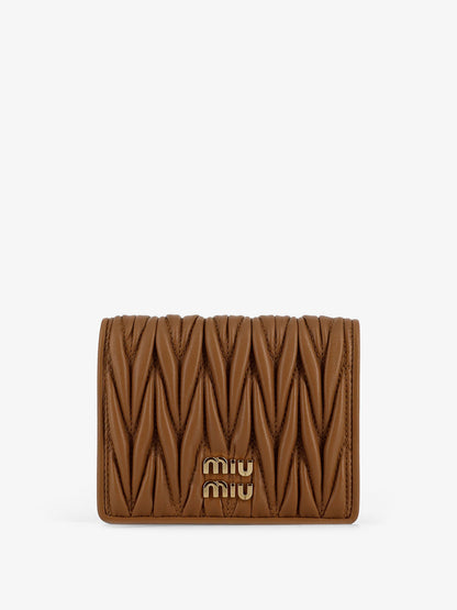 Quilted leather wallet thumbnail