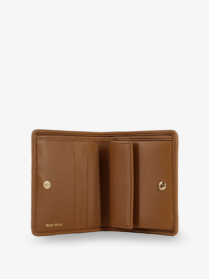 Quilted leather wallet thumbnail