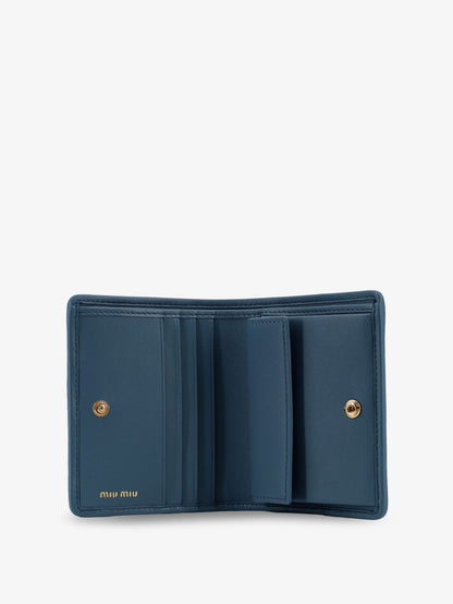 Quilted leather wallet thumbnail