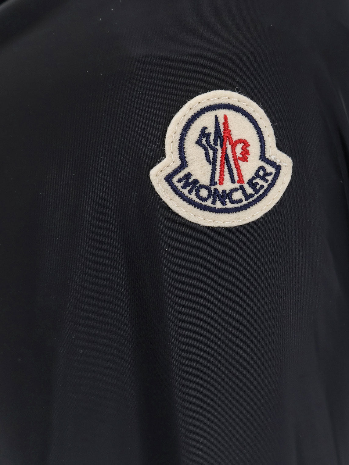 Reppe jacket with contrasting profiles