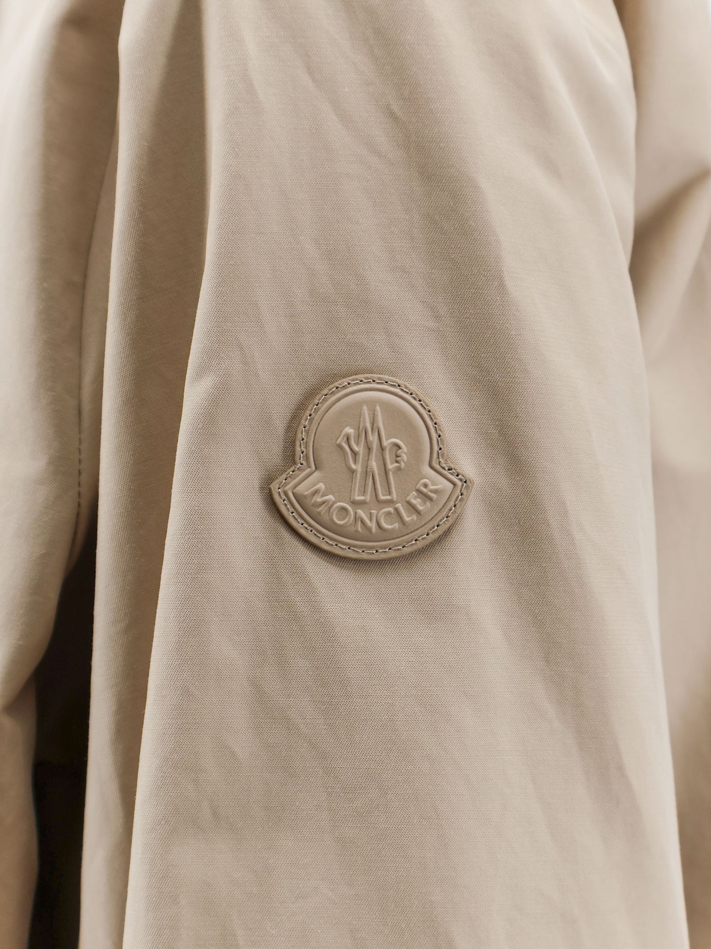 Gruissan jacket with gathered profile