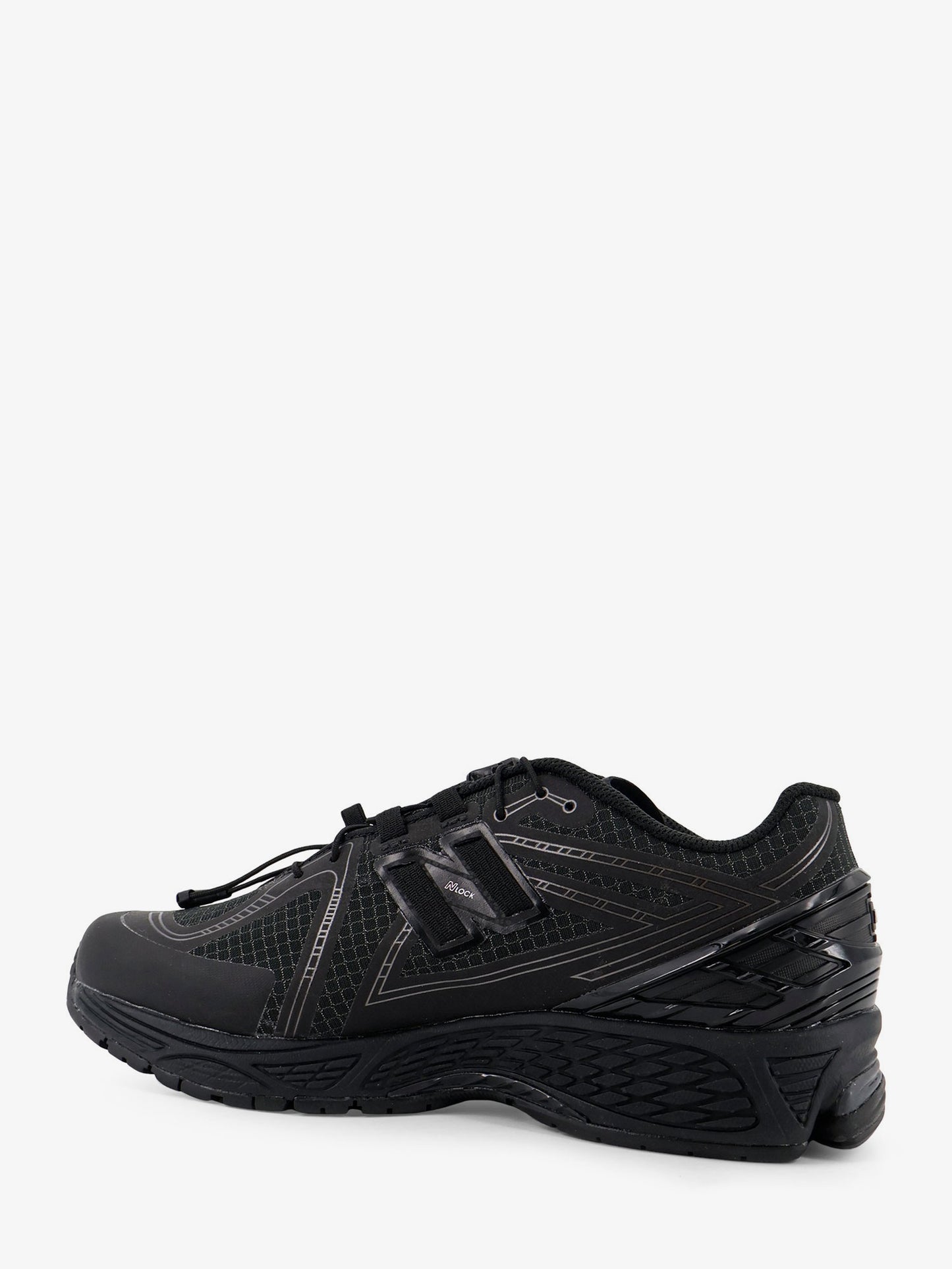 U190631 Gore-tex sneakers with side logo