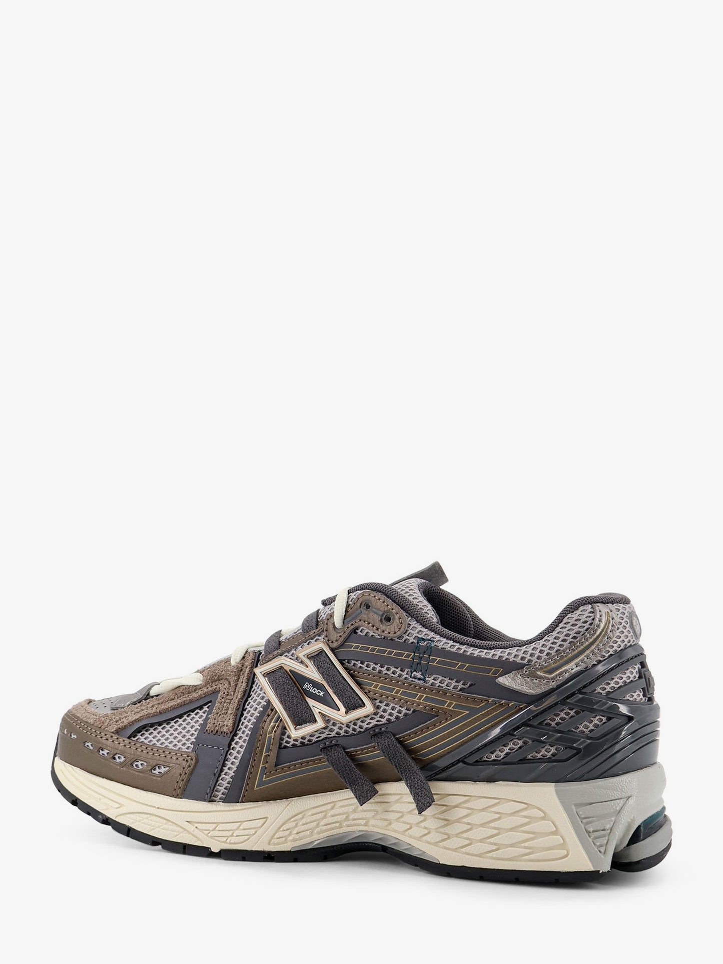 U19066 mesh sneakers with suede inserts