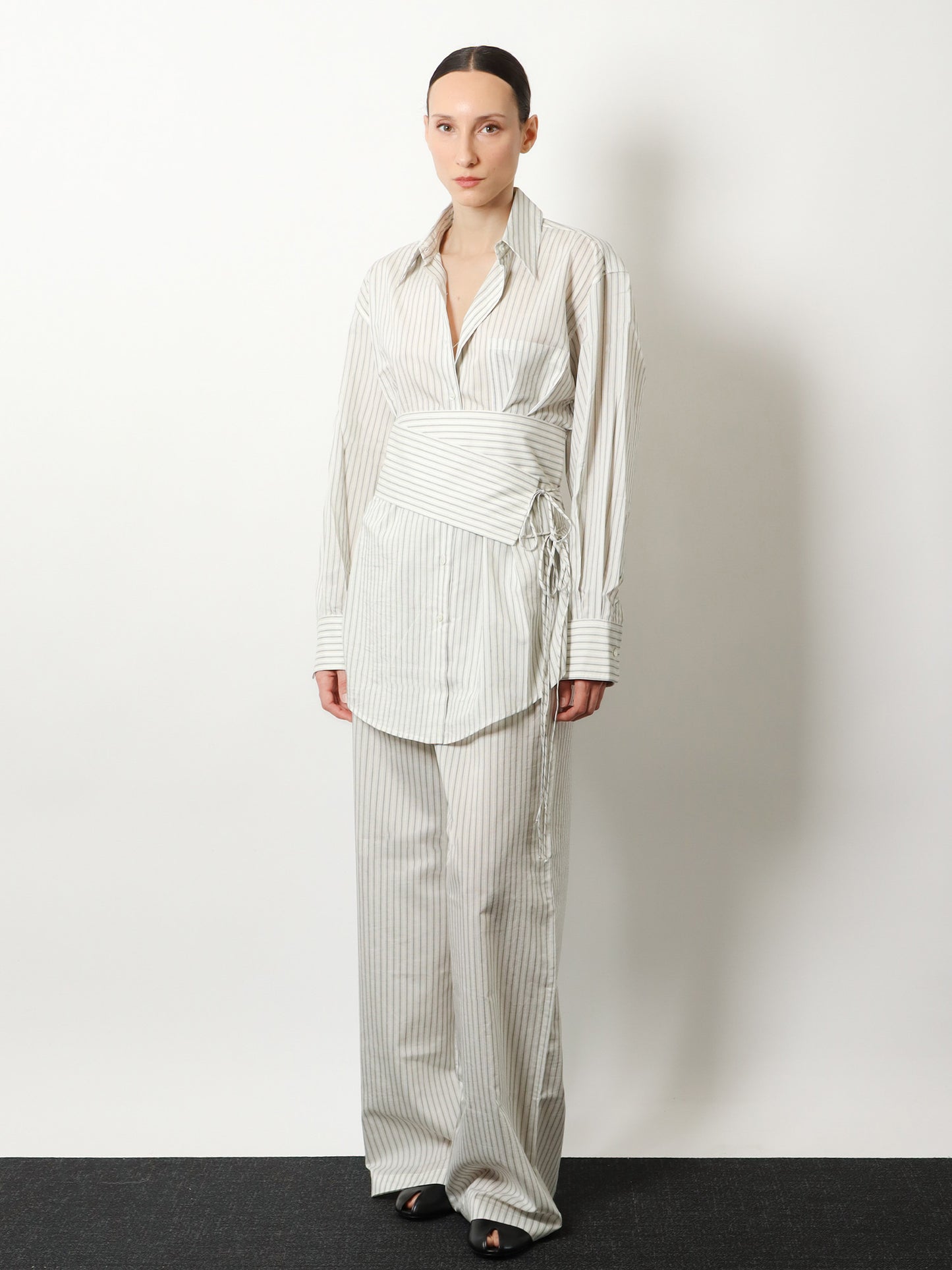Pantaloni in seta con motivo a righe