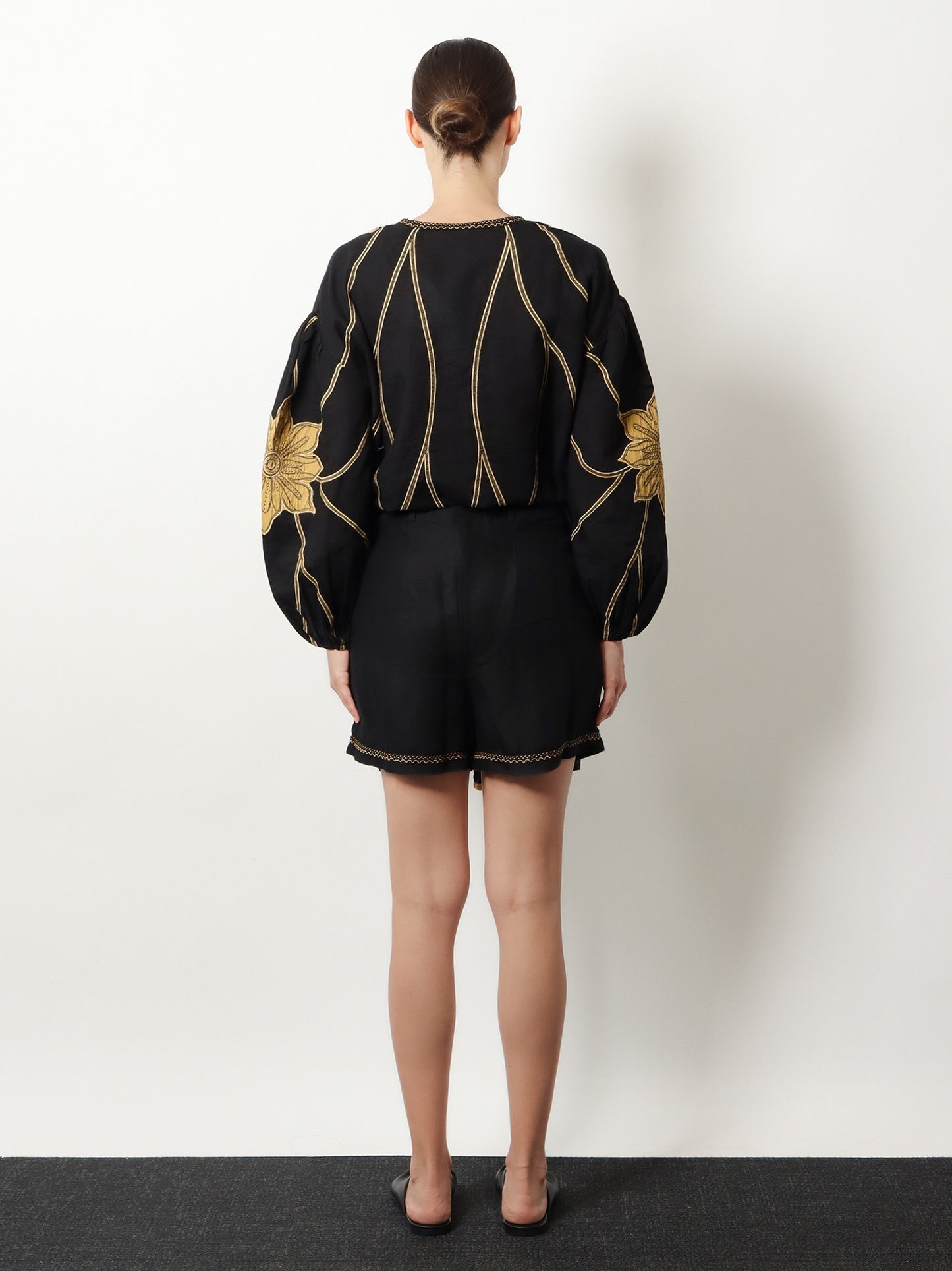 Vareli linen and cotton shorts