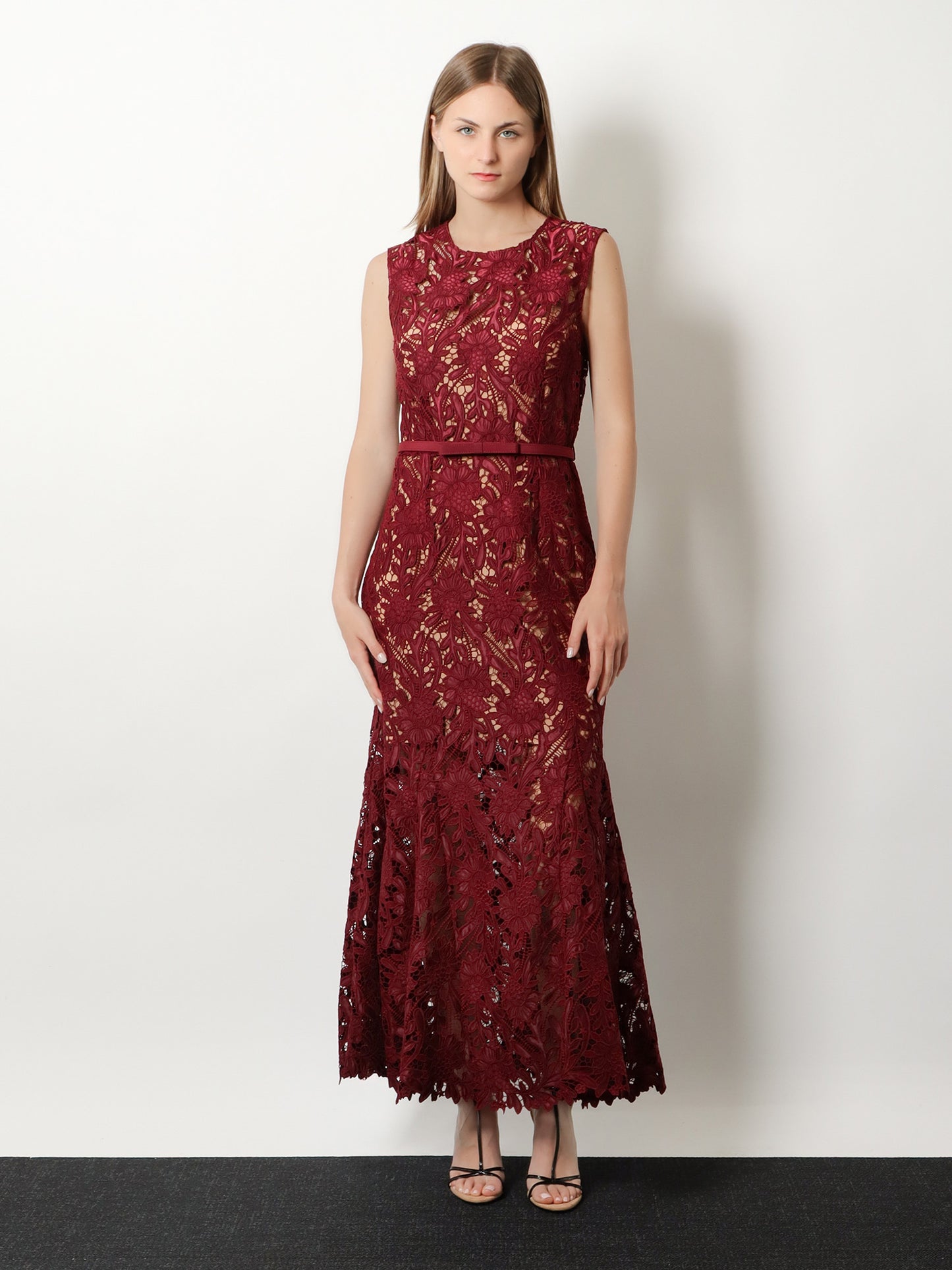 Vestito Midi in pizzo con cintura