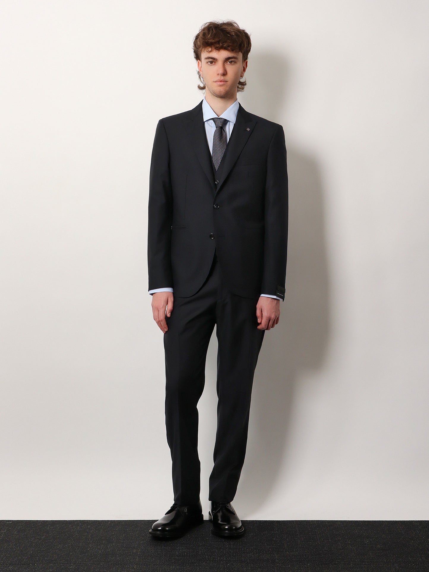 Virgin wool suit with vest