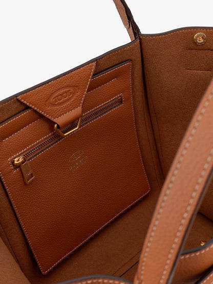 Hammered leather shopping bag thumbnail