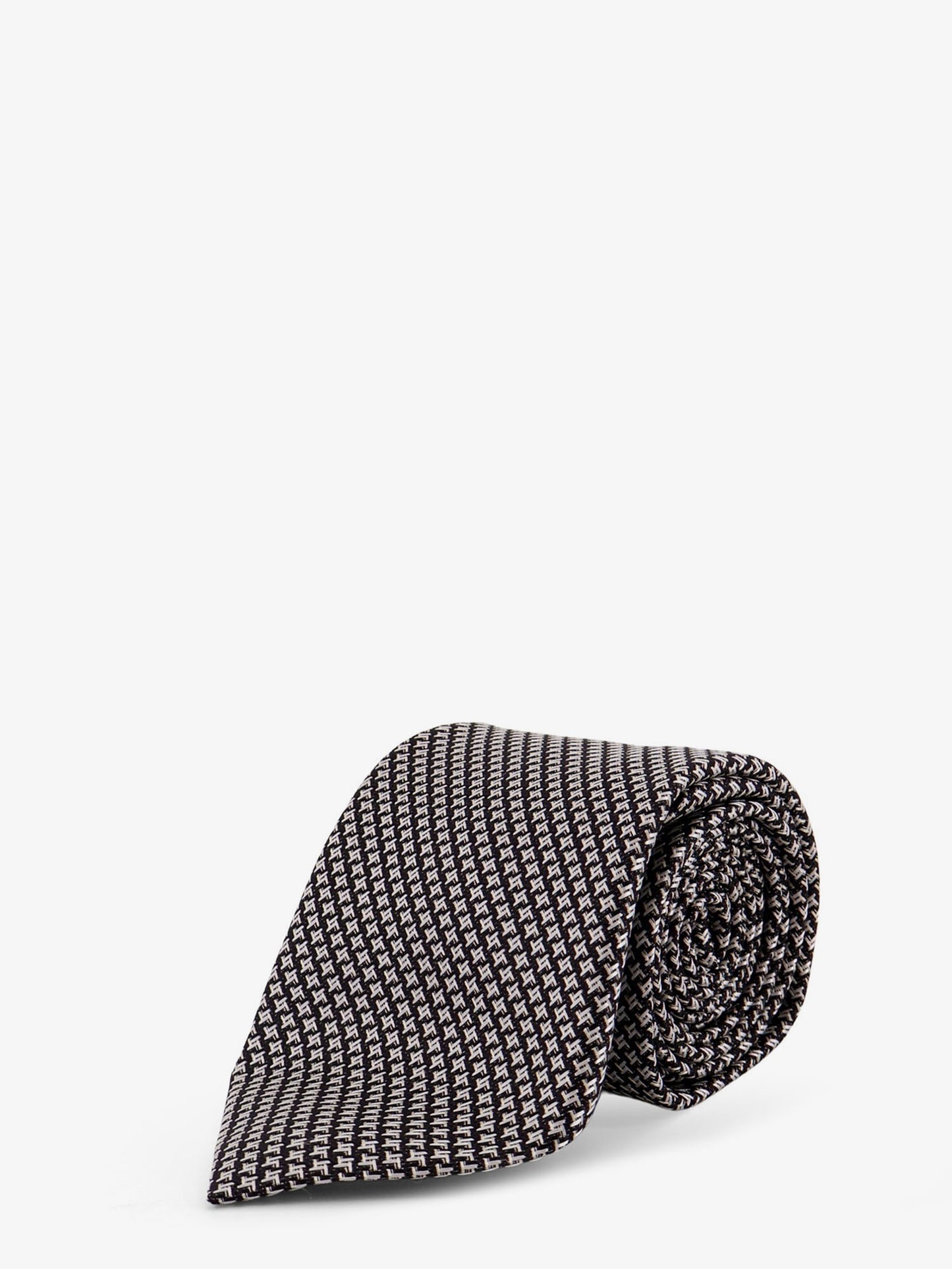 Silk tie