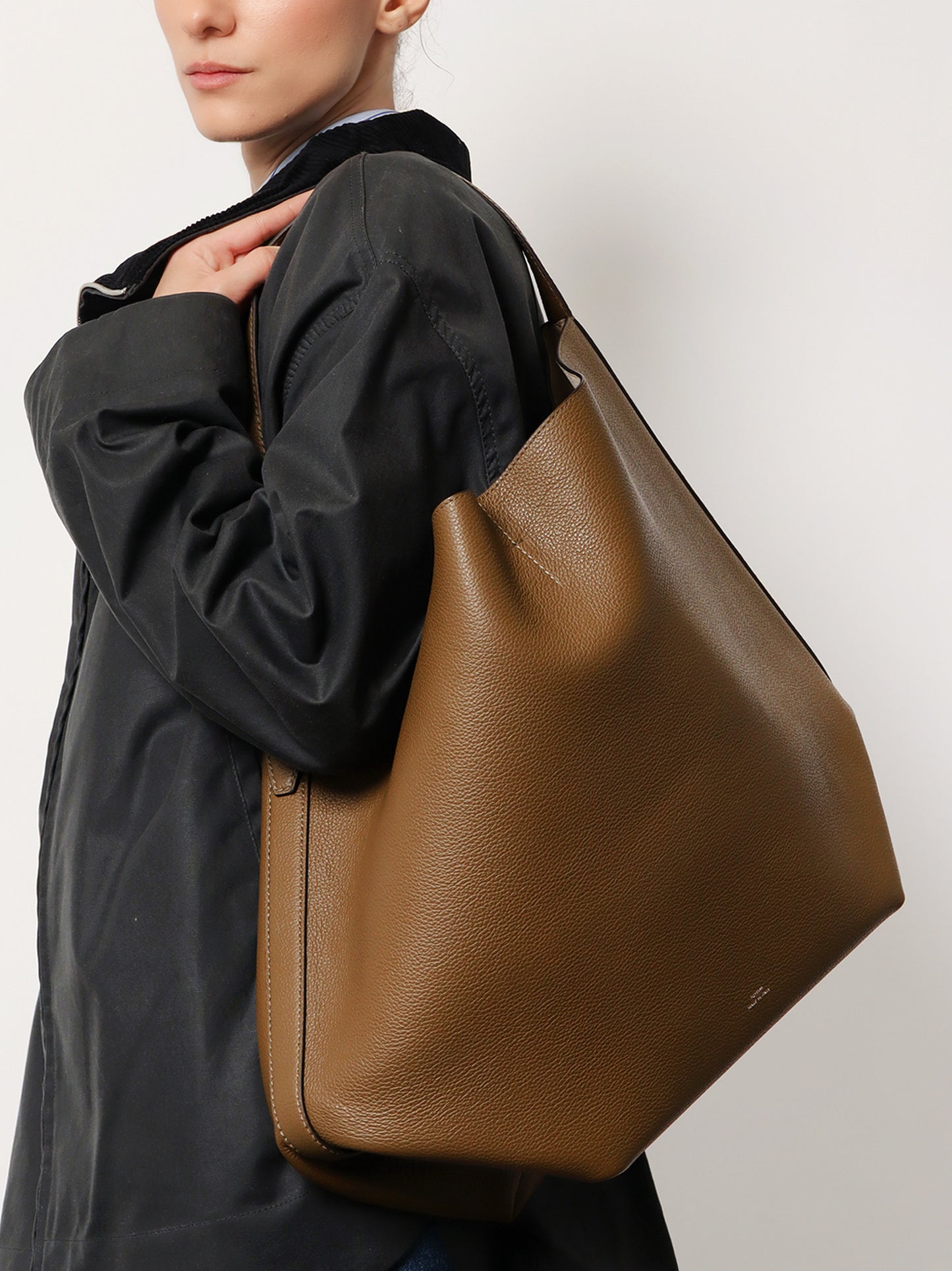 Leather Belted Tote shoulder bag