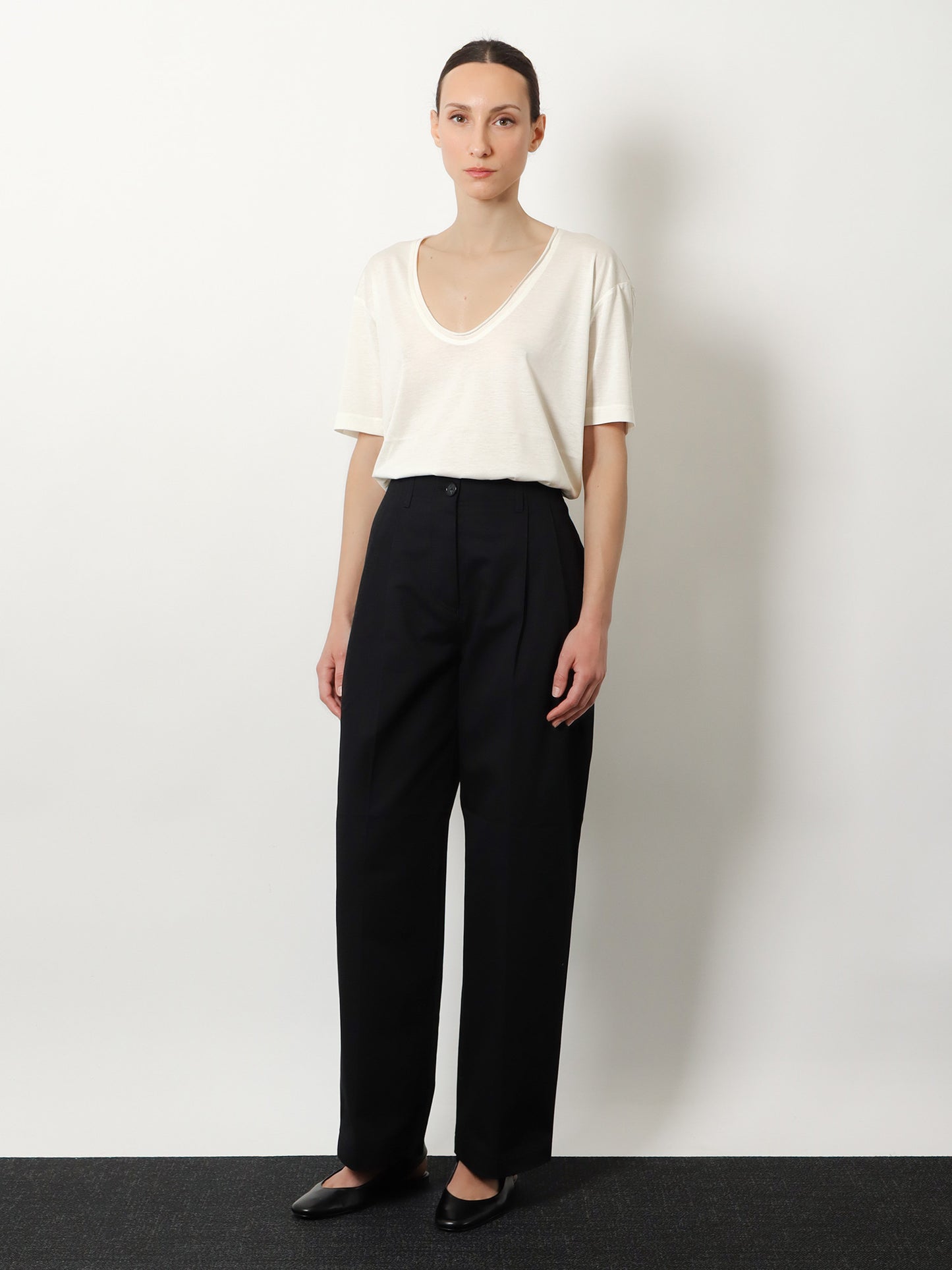 Relaxed cotton trousers