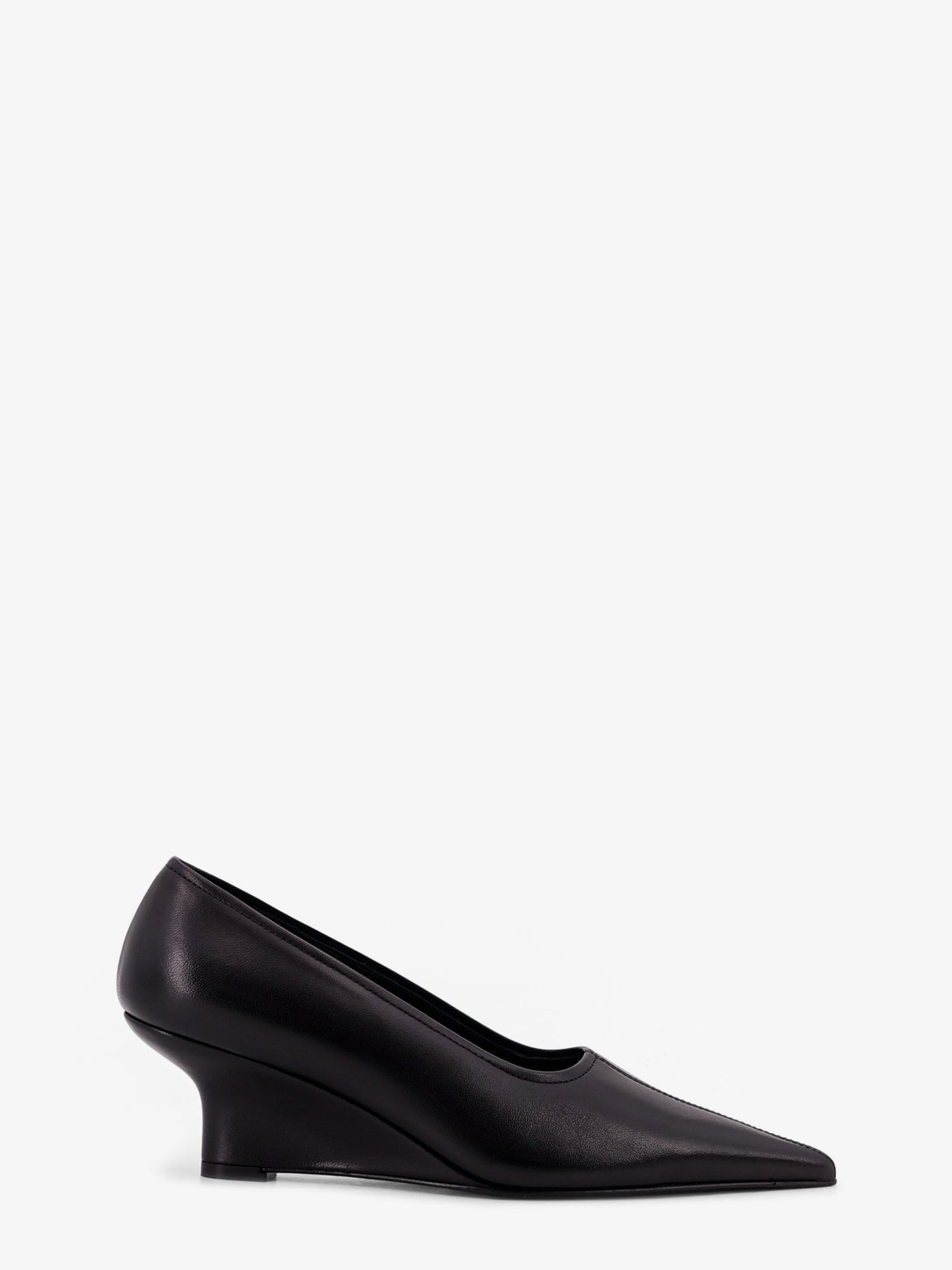 Sharp Wedge leather pumps