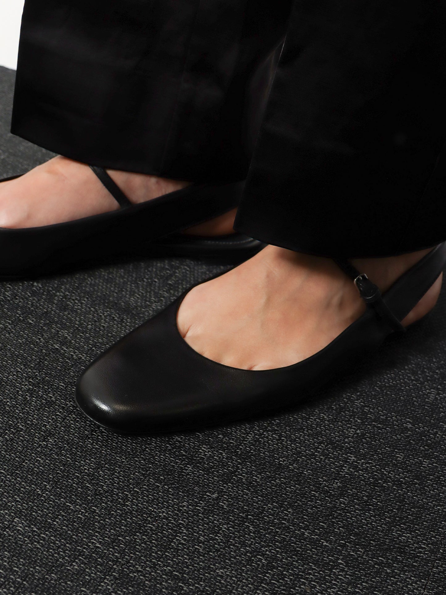 Leather ballerinas