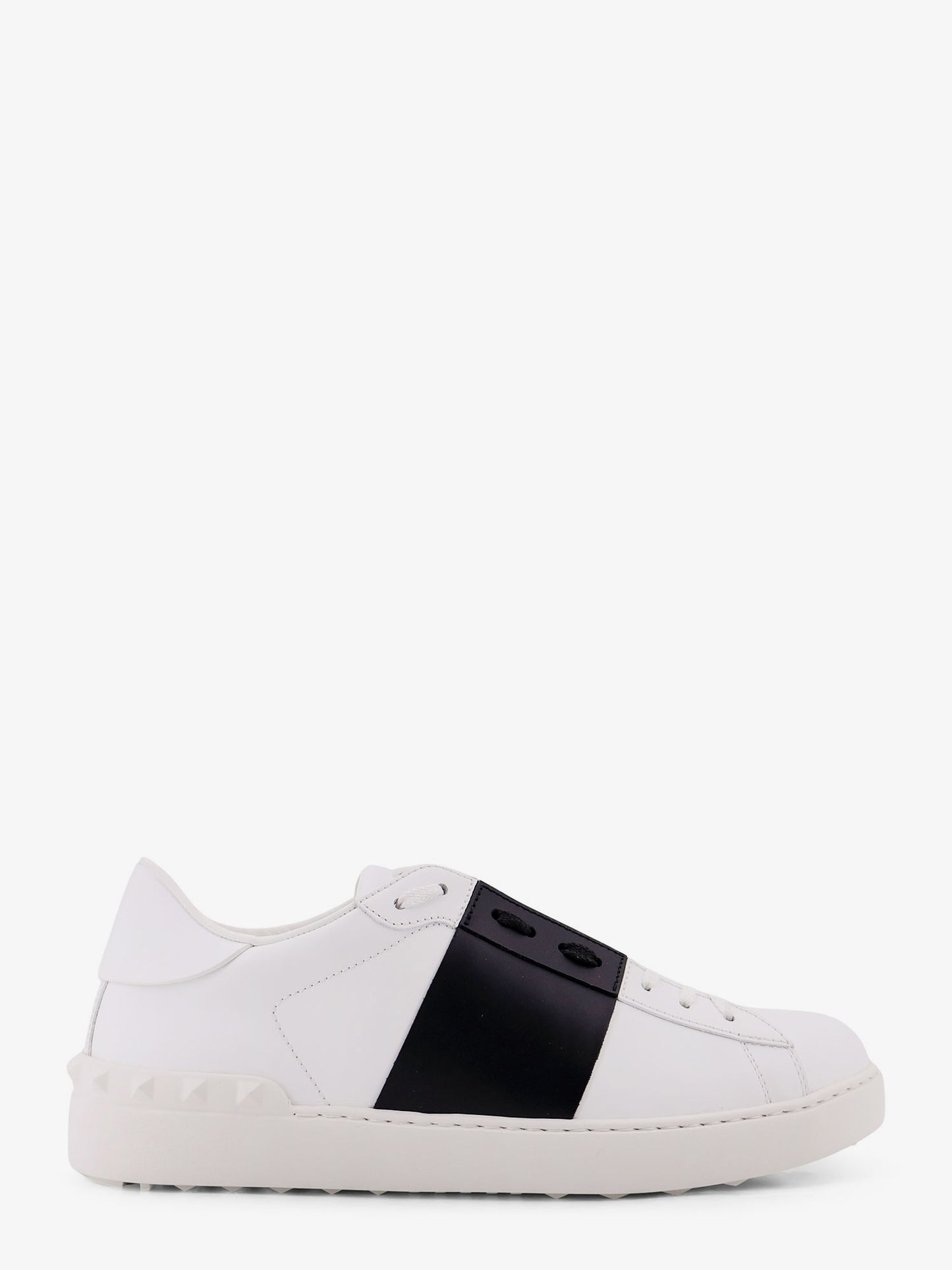 Open leather sneakers