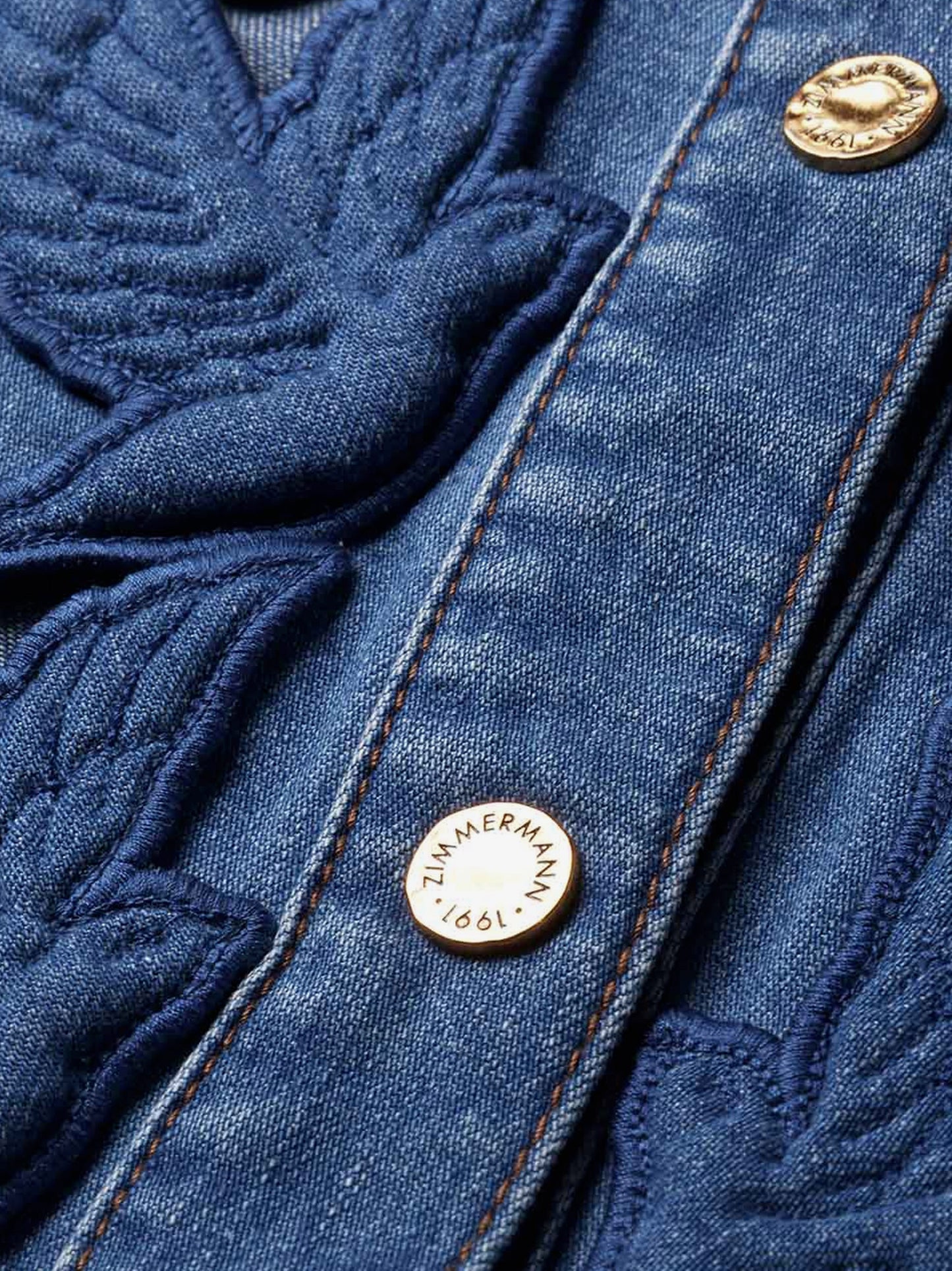 Camicia in denim con ricami cut-out