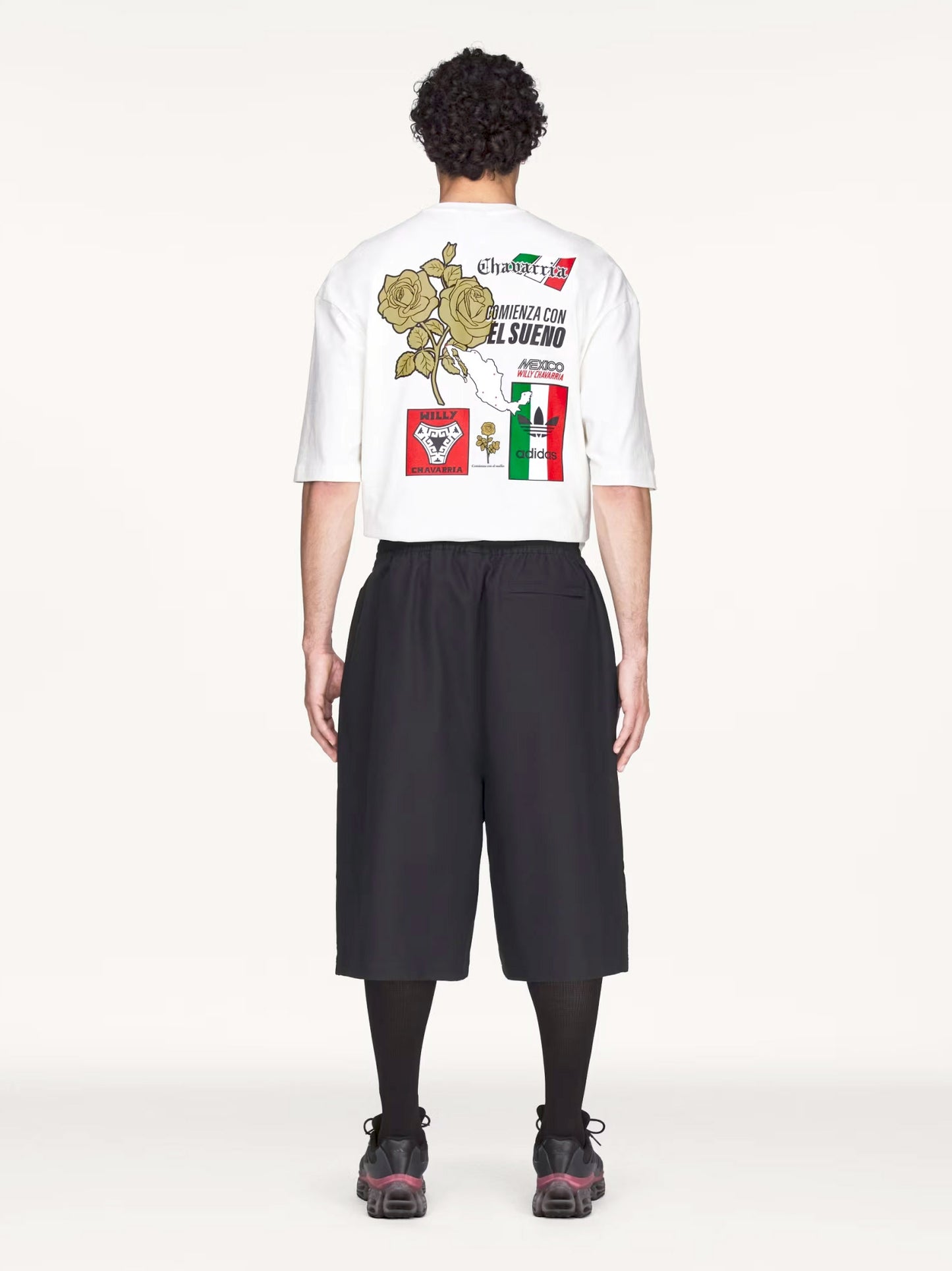 Bermuda oversize in cotone con ricami logo