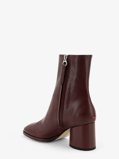 Leather ankle boots thumbnail
