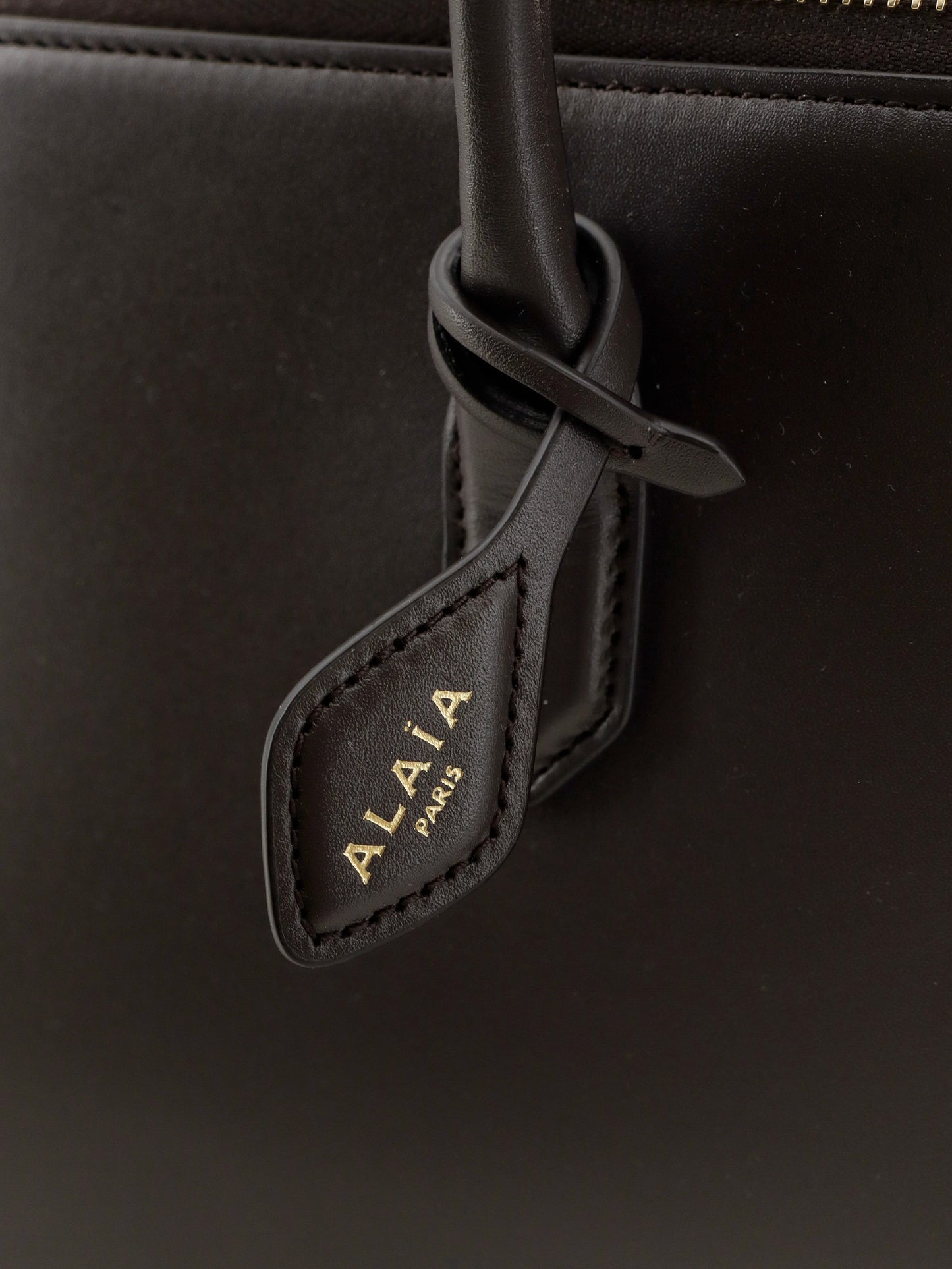 Delta Medium leather handbag