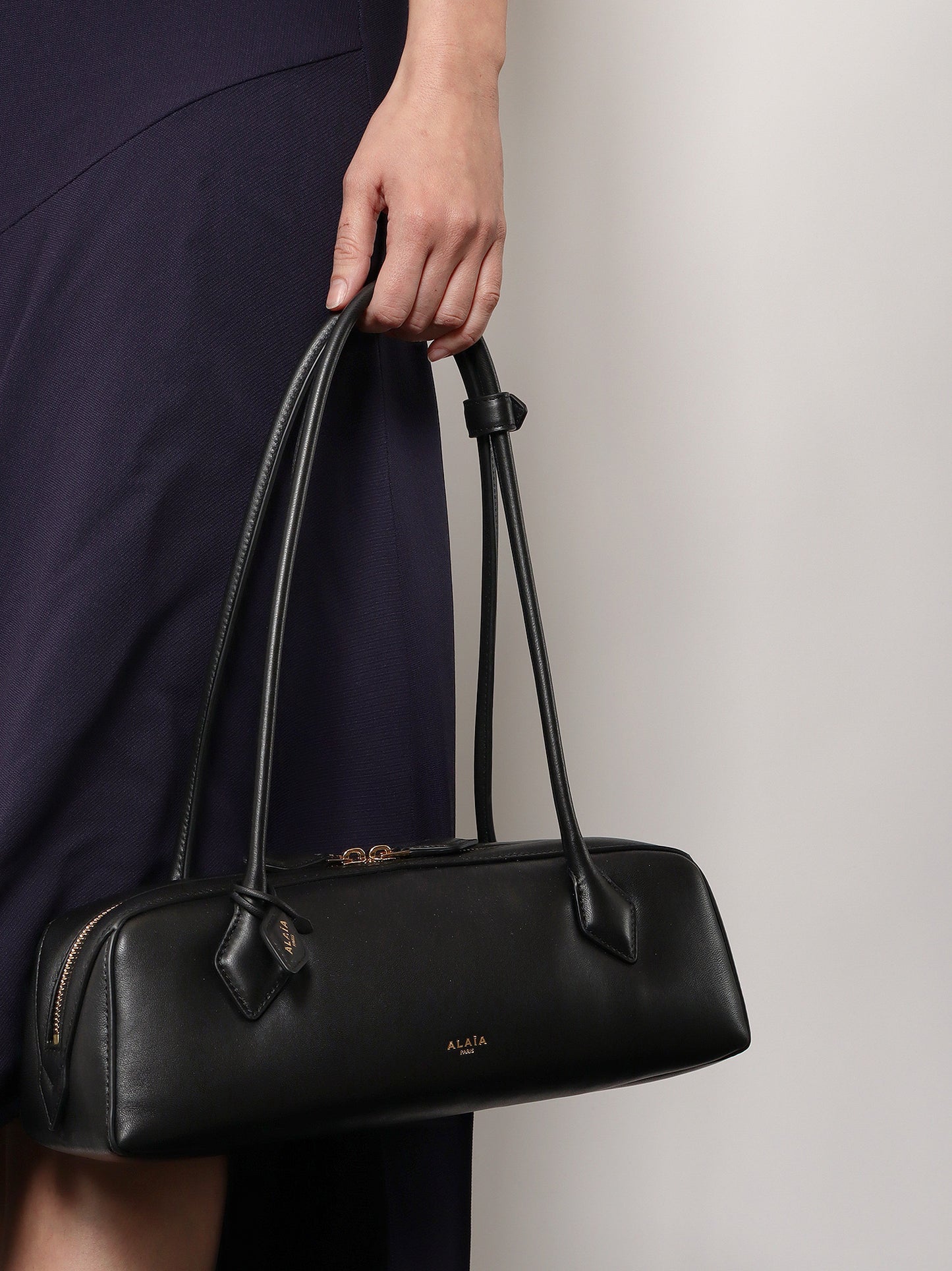 Le Teckel leather shoulder bag