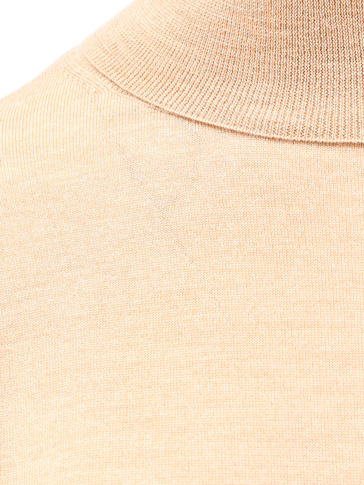 Virgin wool turtleneck