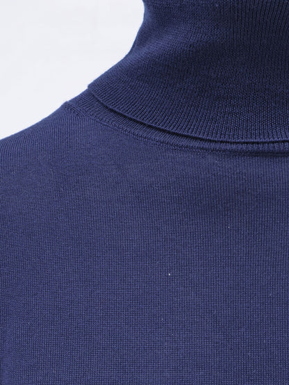 Maglia dolcevita in lana vergine thumbnail