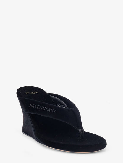 Gaeta velvet sandals thumbnail