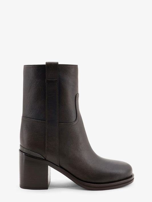 Vintage leather boots with Precious detail