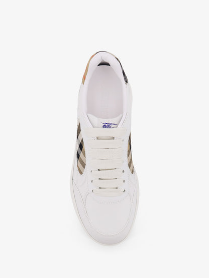 Low-top leather sneakers with Check inserts thumbnail