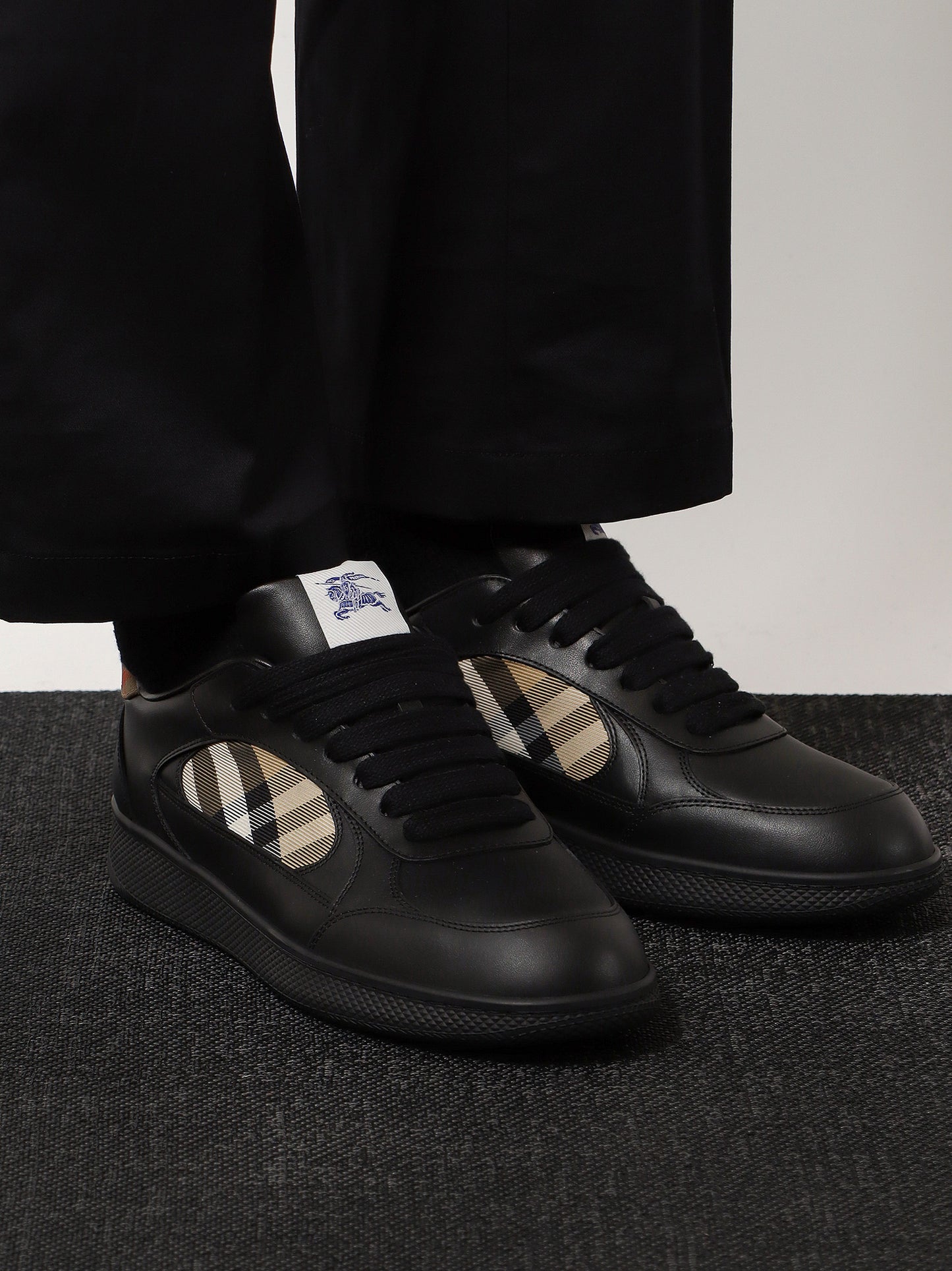 Sneakers in pelle con inserti Traditional Check