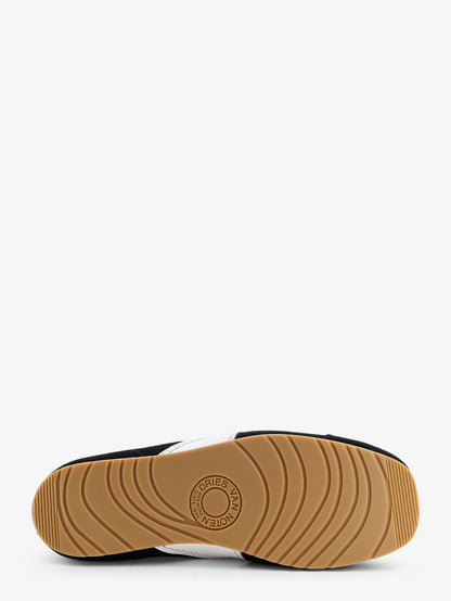 Low-Top suede sneakers thumbnail