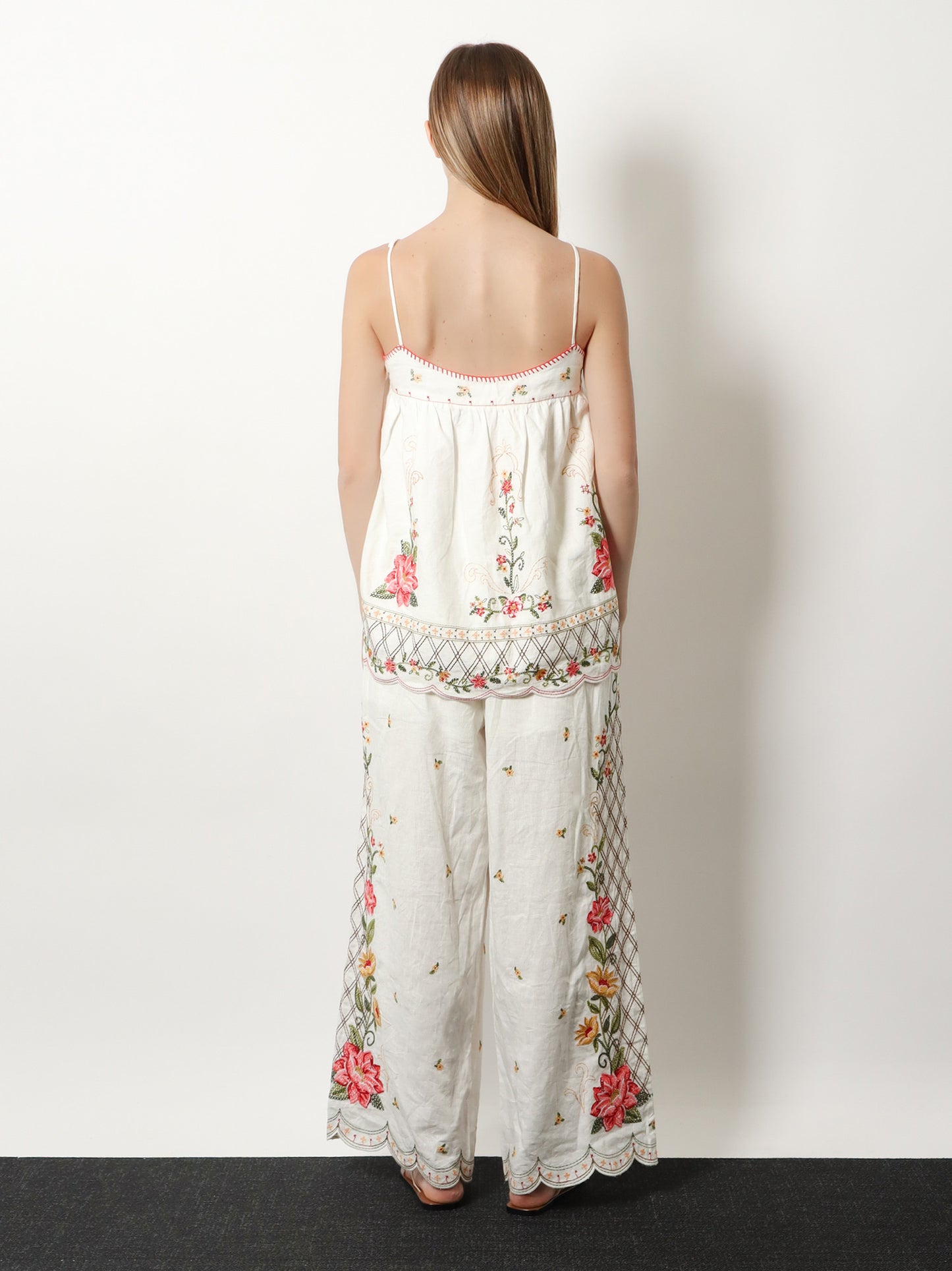 Linen and viscose top with embroidery