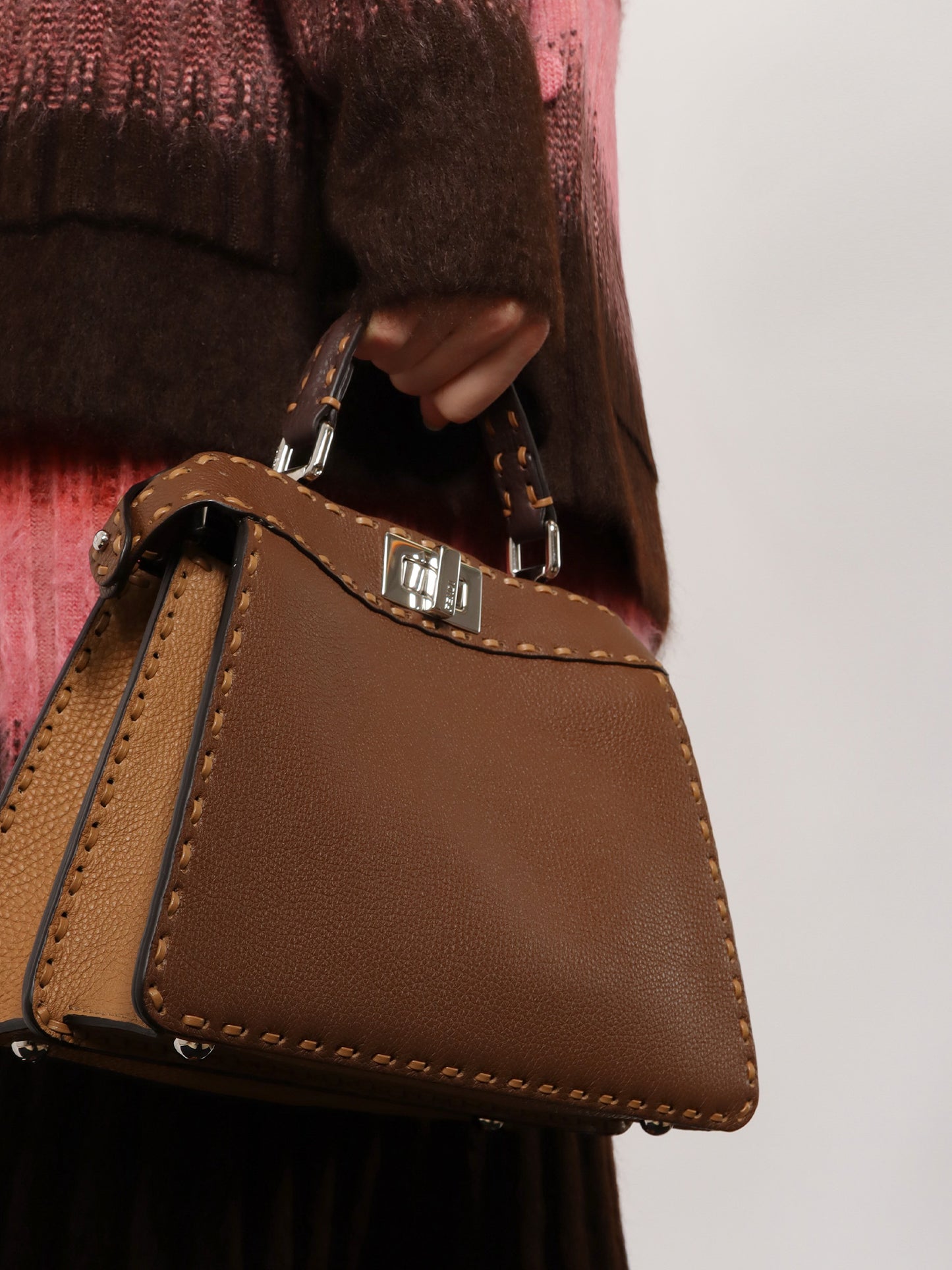 Borsa a tracolla Peekaboo IseeU Small in pelle con macro impunture Selleria