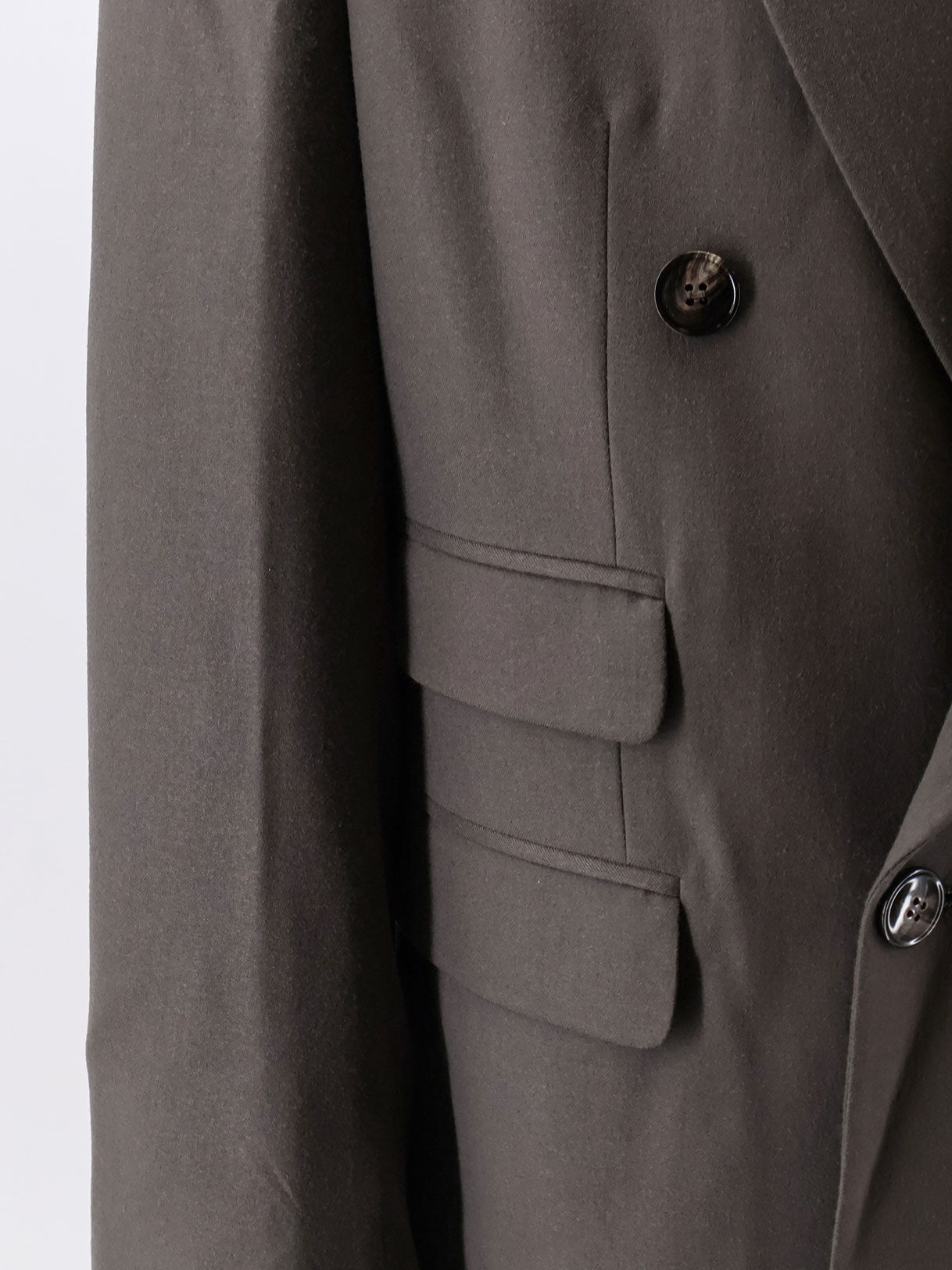 Oversized fluid virgin wool suit